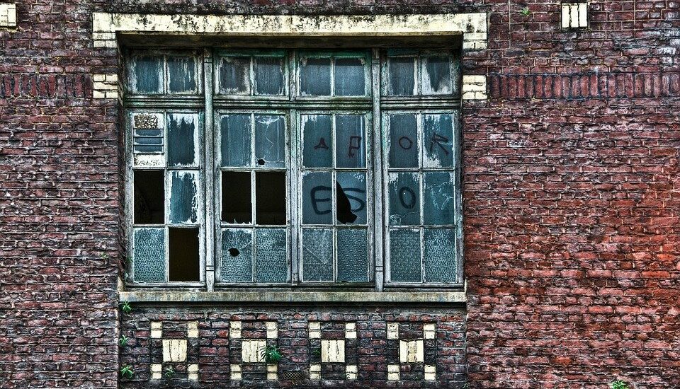 fenêtres cassées