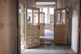 Réparation de vitres à Bourgoin Jallieu : Un processus détaillé